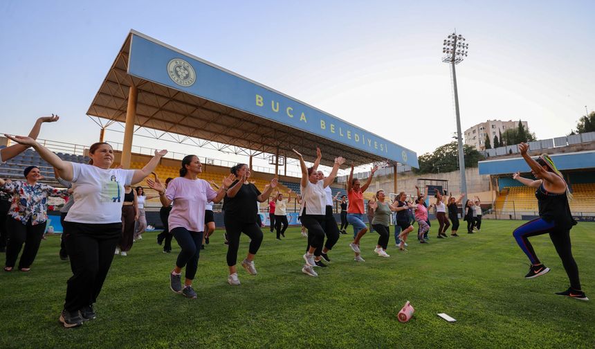 Buca’da kadınlar için spor buluşması! Zumba ve pilates dersleri Arena Stadı’na taşındı