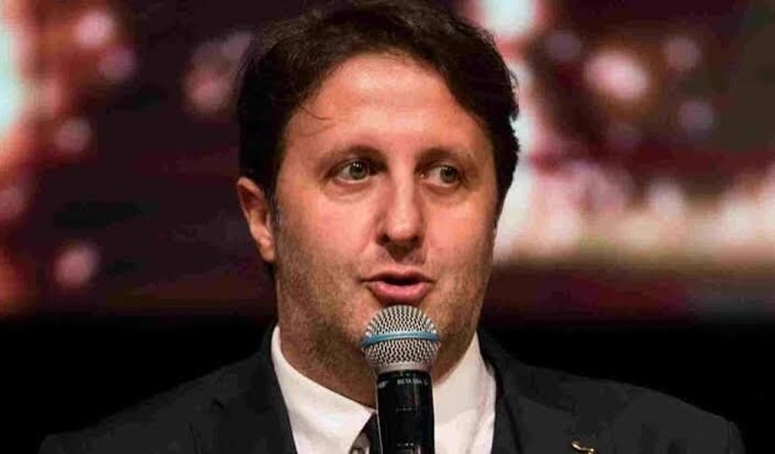 Islak zeminde düştü, hastanelik oldu! İlker Ayrık’tan sağlık açıklaması