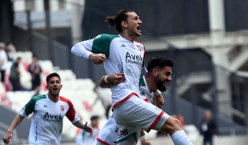 33 gollük yıldız geri dönüyor! Karşıyaka, Fatih Taşdelen’le anlaştı