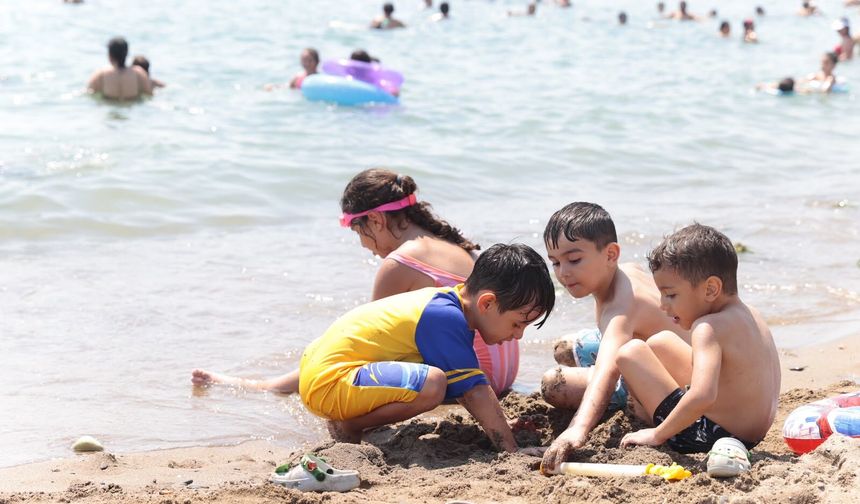 Konak Belediyesi’nden semt merkezi kursiyerlerine deniz sürprizi