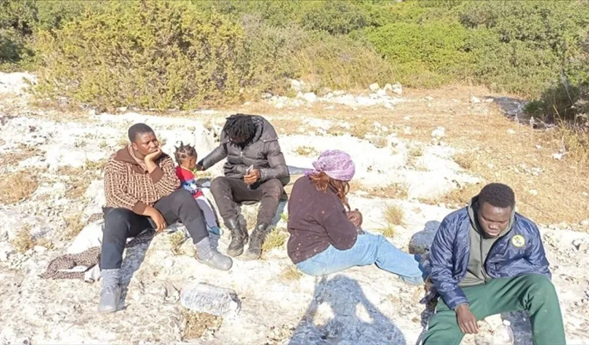 İzmir'de 9 düzensiz göçmen yakalandı