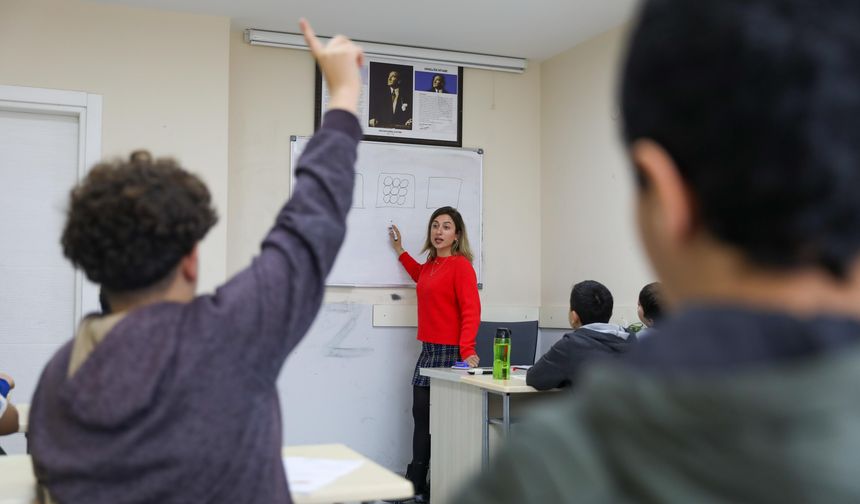Buca Belediyesi’nden öğrencilere eğitim desteği: Soru Çözüm Atölyeleri başlıyor
