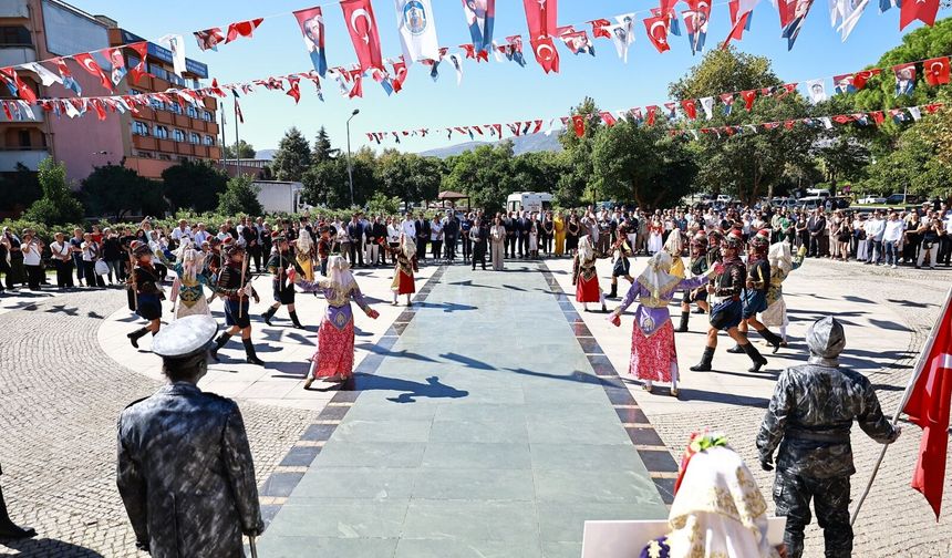 Efes Selçuk’un kurtuluşunun 104. yılı kutlandı: Sengel’den Cumhuriyet vurgusu