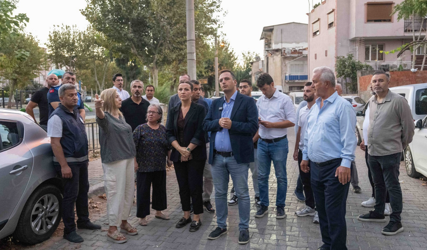 Bornova’da Rafetpaşa Mahallesi köşe bucak temizlendi! Konteynerler yıkandı, boyandı
