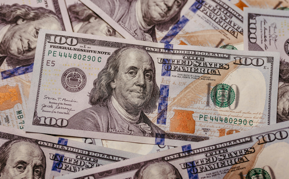 Dövizde gerilim etkisi: Dolar 44 liraya dayandı, euro sınırlı geriledi