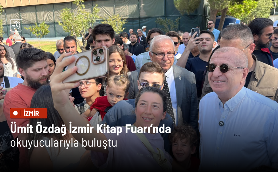 Ümit Özdağ, İzmir Kitap Fuarı'nda okuyucularıyla buluştu