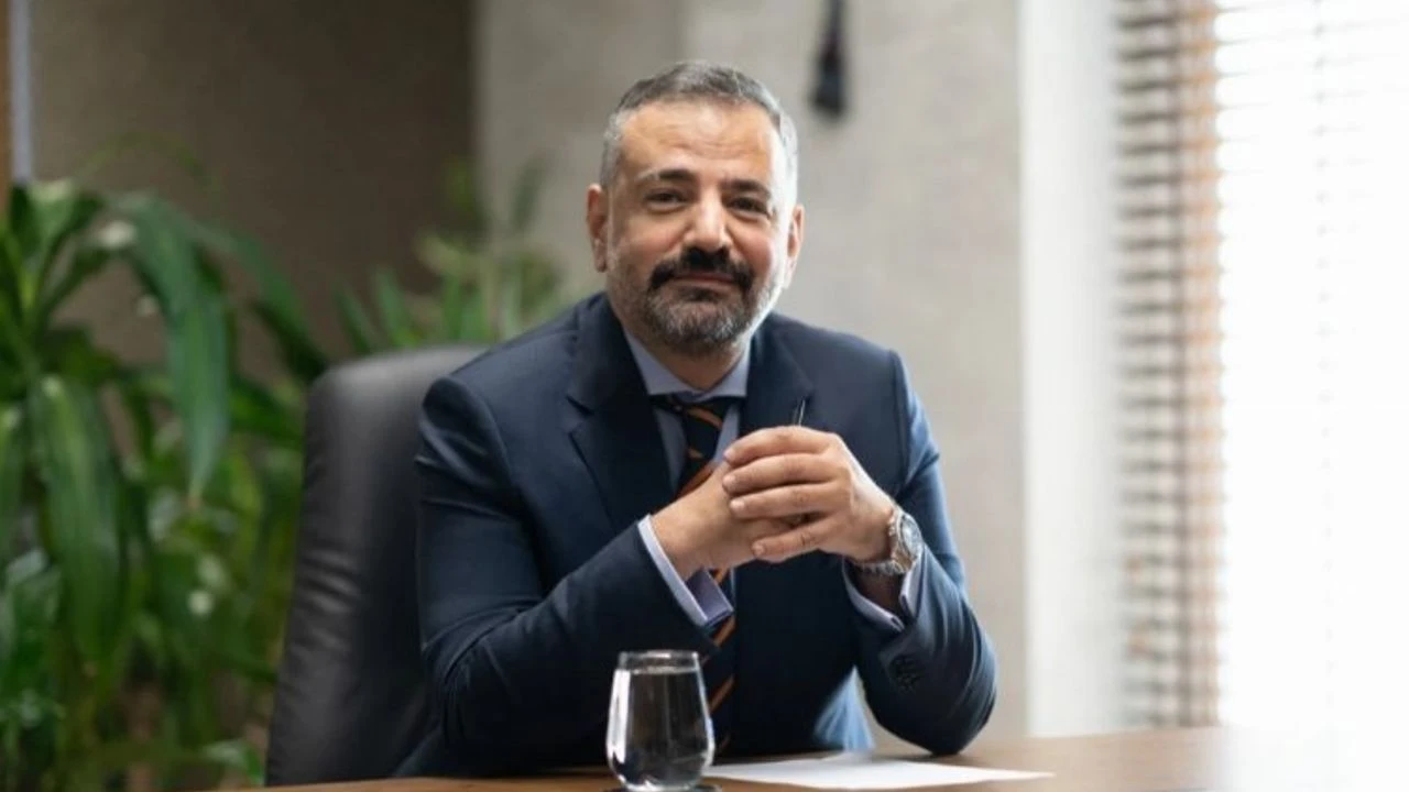 Şenol Aslanoğlu Kimdir