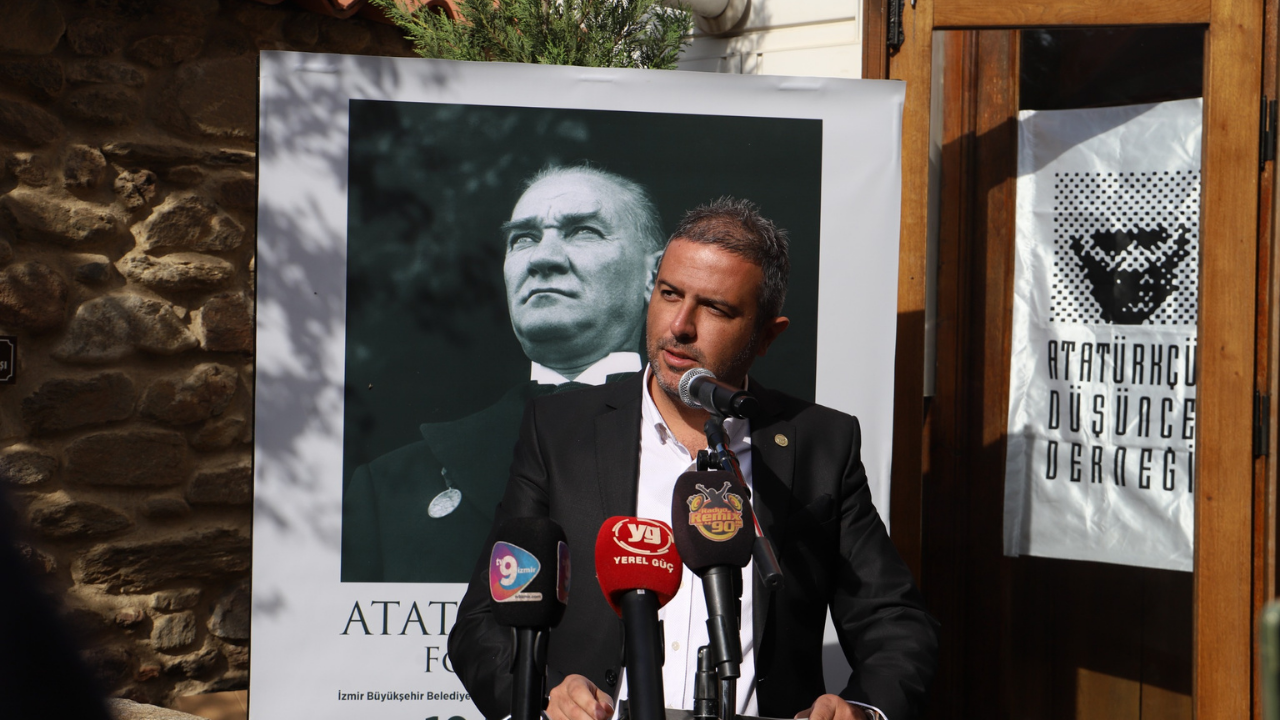 Atatürk'lü Yıllar Fotoğraf Sergisi Ödemiş'te Açıldı!3 (2)