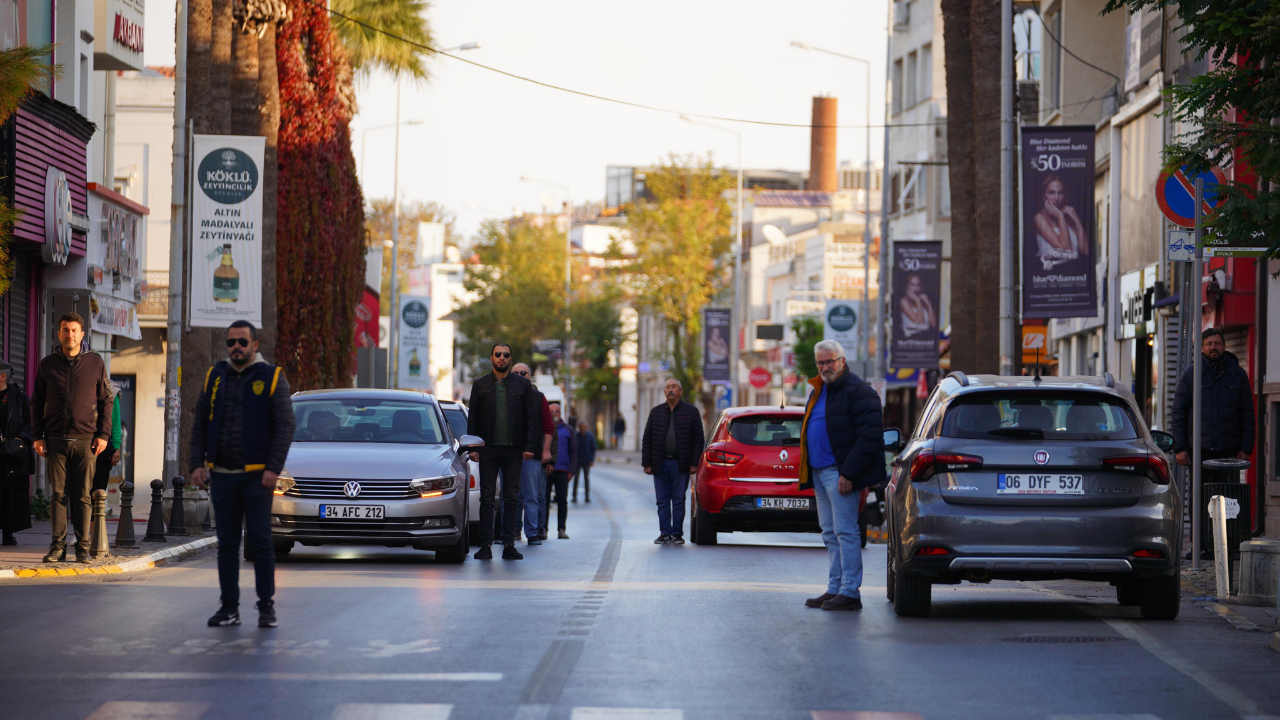 Ayvalık’ta Atatürk Için Duygusal Anma Töreni1 (2)