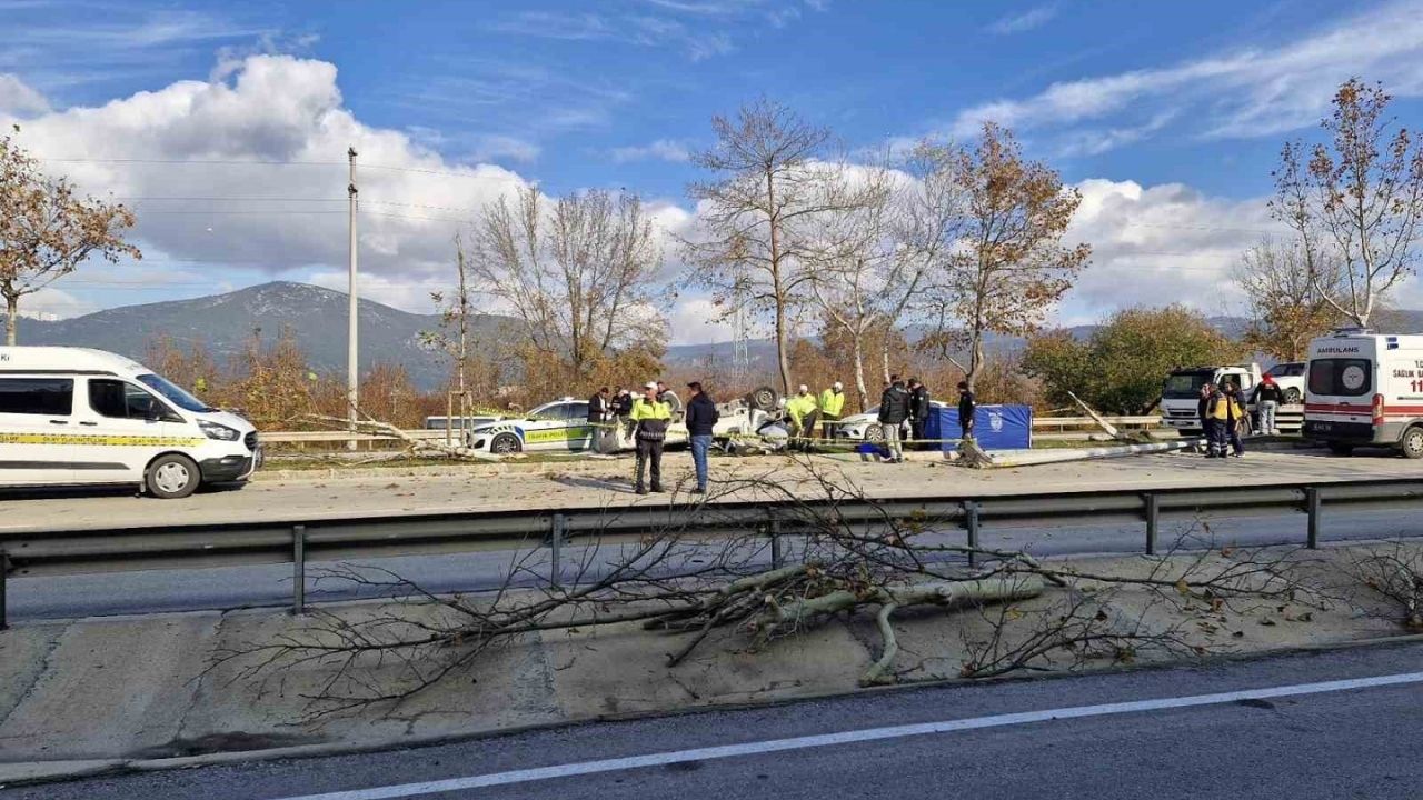 Bursa'da Takla Atan Kamyonette 2 Kişi Hayatını Kaybetti!