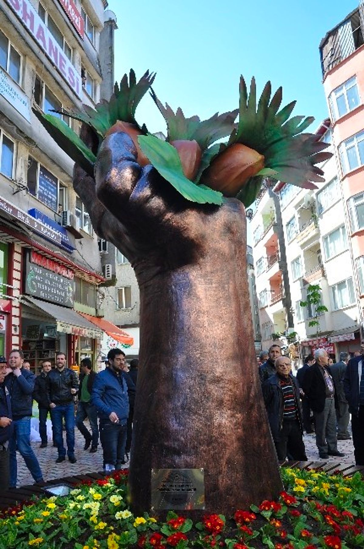 Giresun'daki Fındık Heykeli