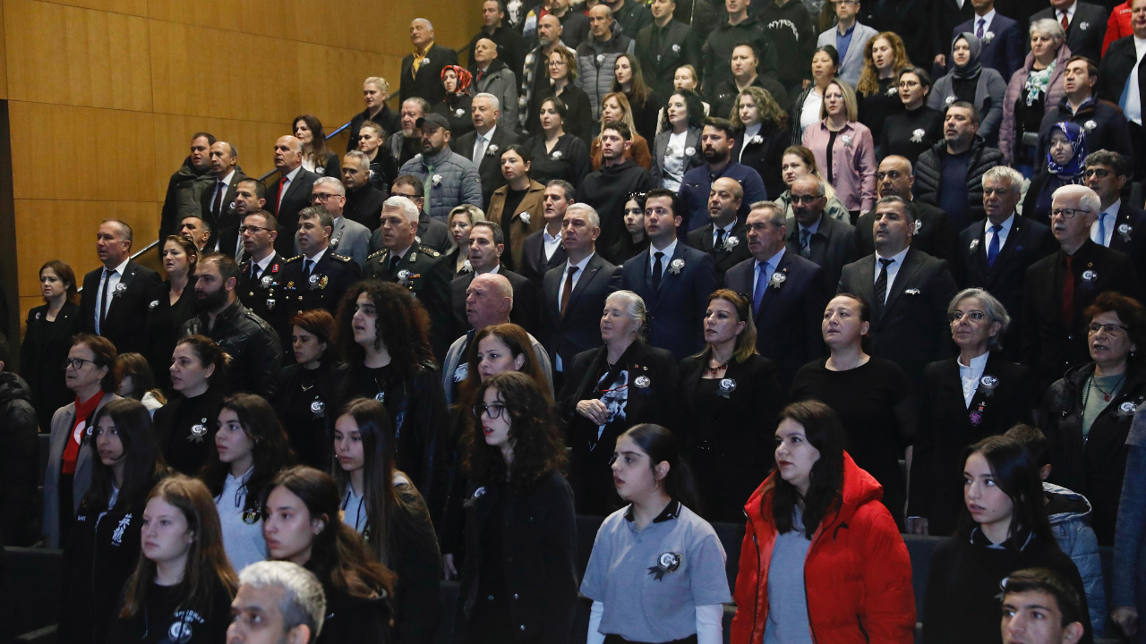 İzmir Bergama, Ulu Önder Atatürk’ü 86. Yılında Saygı Ve Özlemle Andı!1 (2)