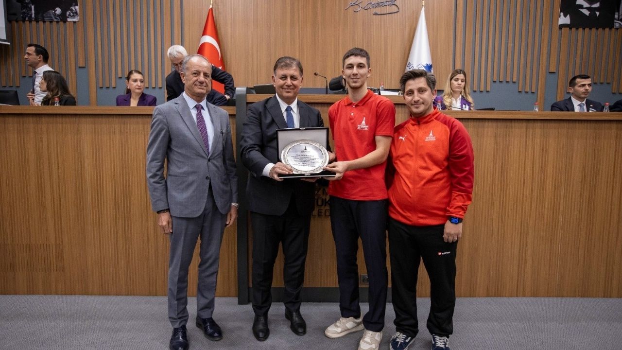 Izmir Büyükşehir Belediye Yılın Sporcusu