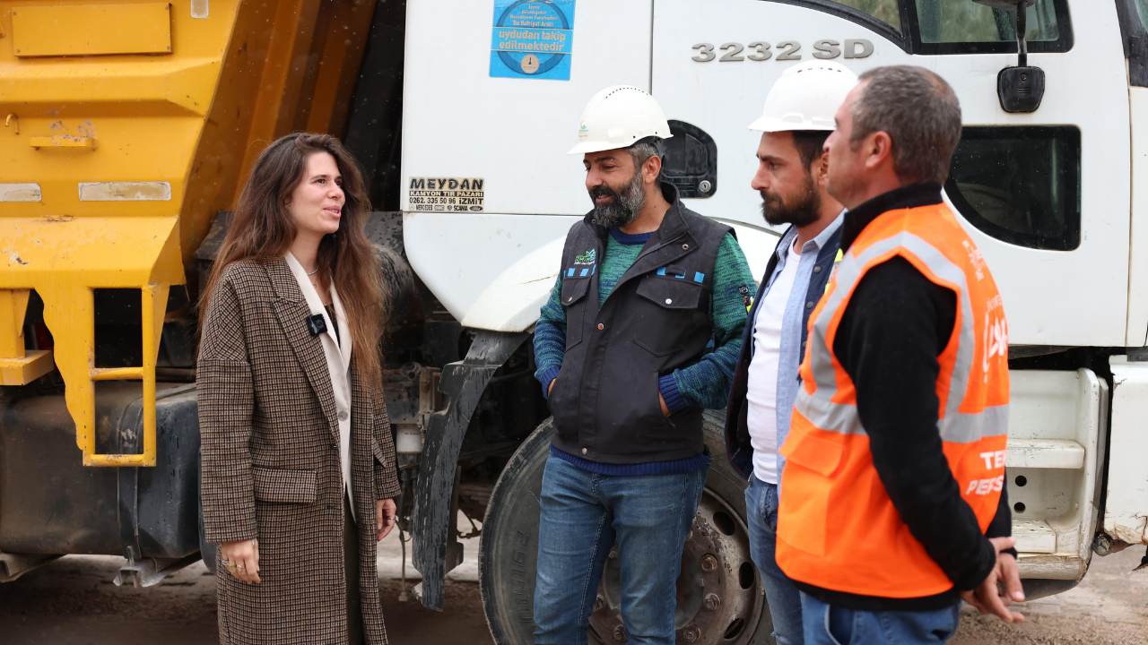 İzmir Çeşme'de Başkan Lâl Denizli Doğal Gaz Çalışmalarını Yerinde Inceledi! (1)