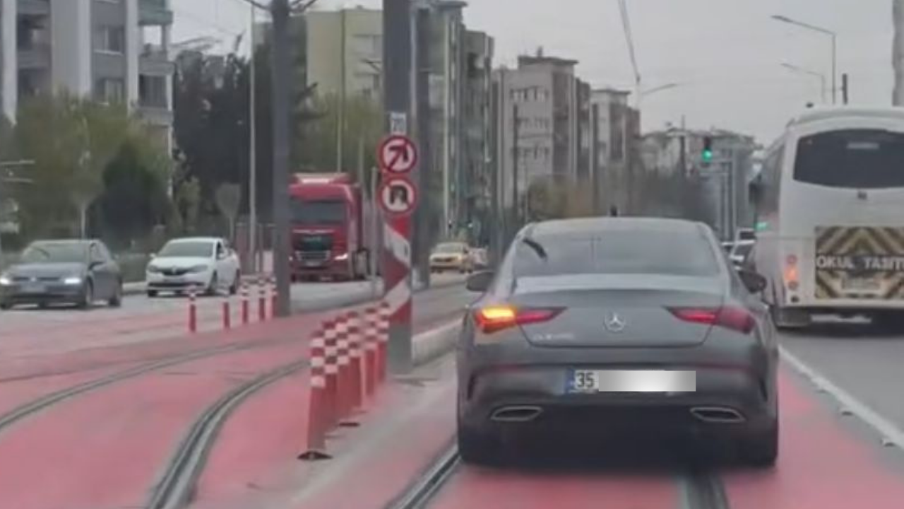 İzmir Çiğli Ataşehir'de Kural Tanımazlar Trafiği Tehlikeye Sokuyor!-1