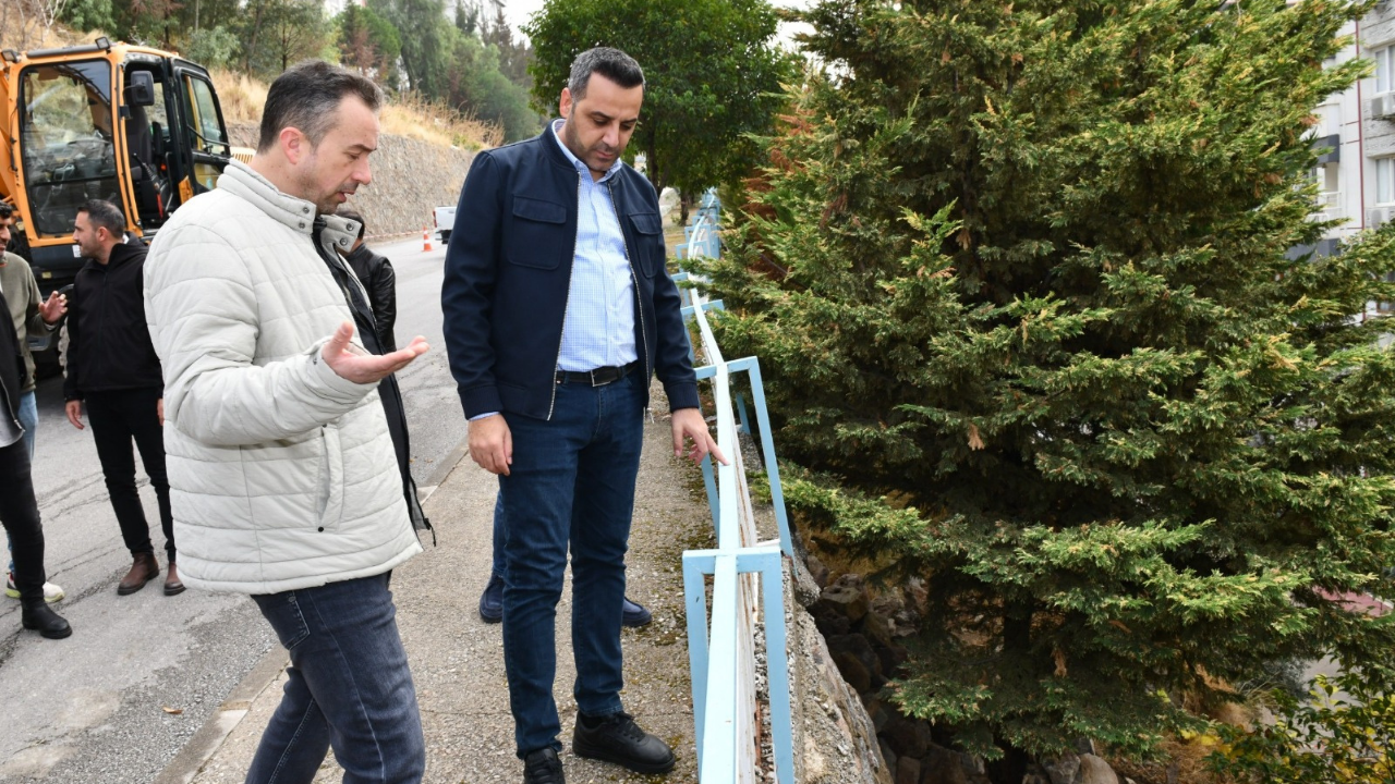 İzmir Çiğli'de Heyelan Sonrası Hızlı Müdahale! (1)