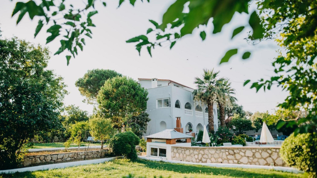 İzmir Karaburun'da Masmavi Deniz Ve Yeşil Doğayla Iç Içe Beş Otel! (3)-1