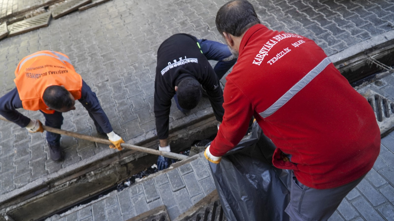 İzmir Karşıyaka'da Sel Riskine Karşı Yoğun Önlem Çalışmaları Sürüyor! (1)