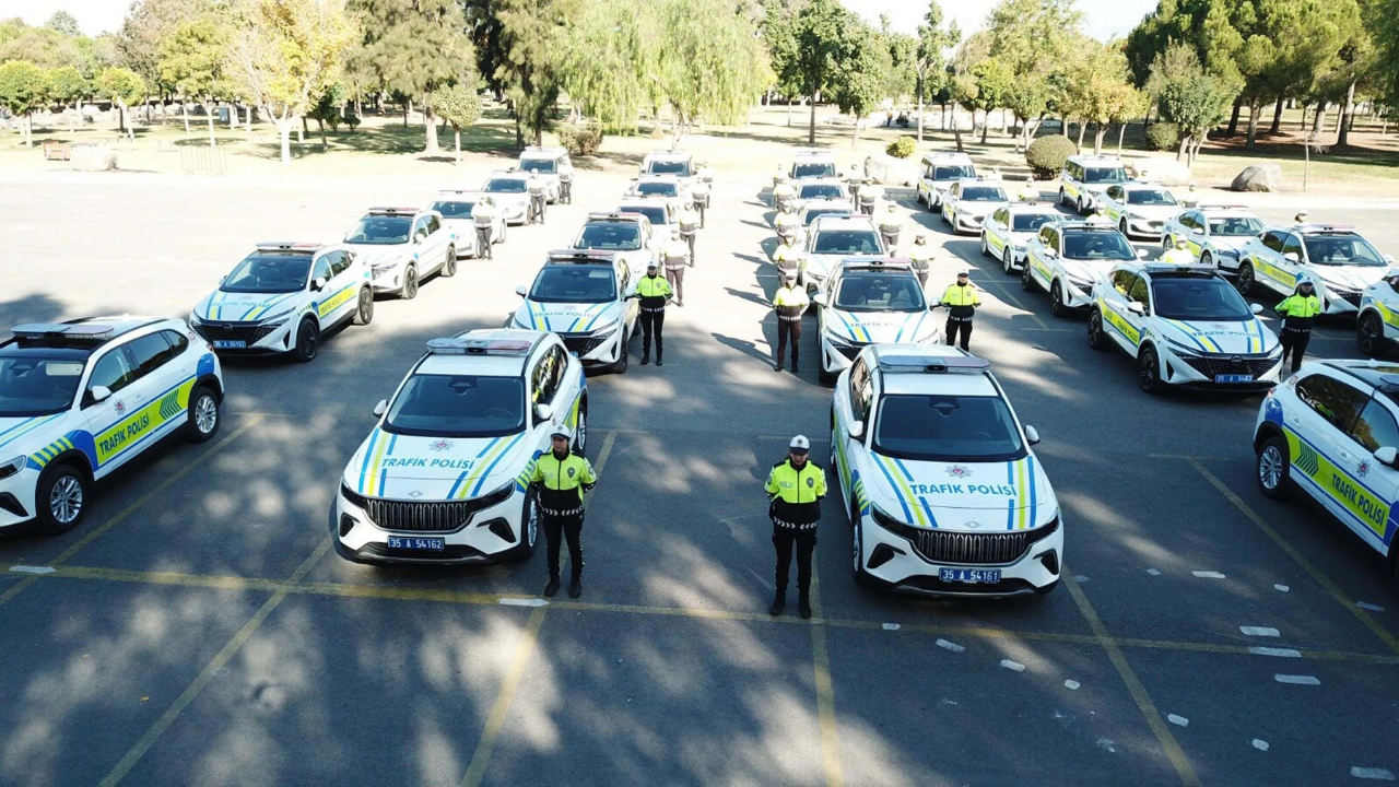 Kadın Trafik Polisii