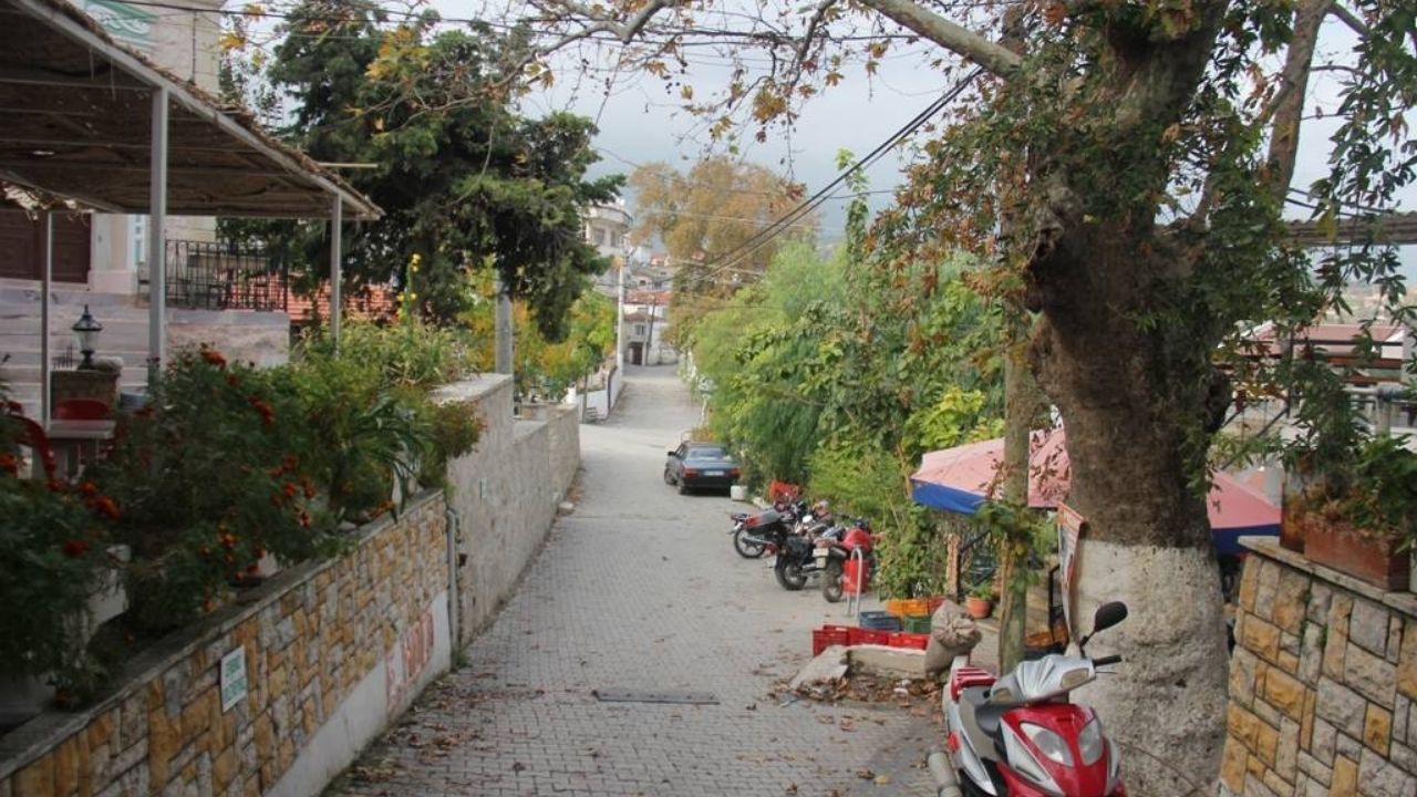 Karaburun’un Tarihe Ayna Tutan Köyü Eğlenhoca Köyü (4)