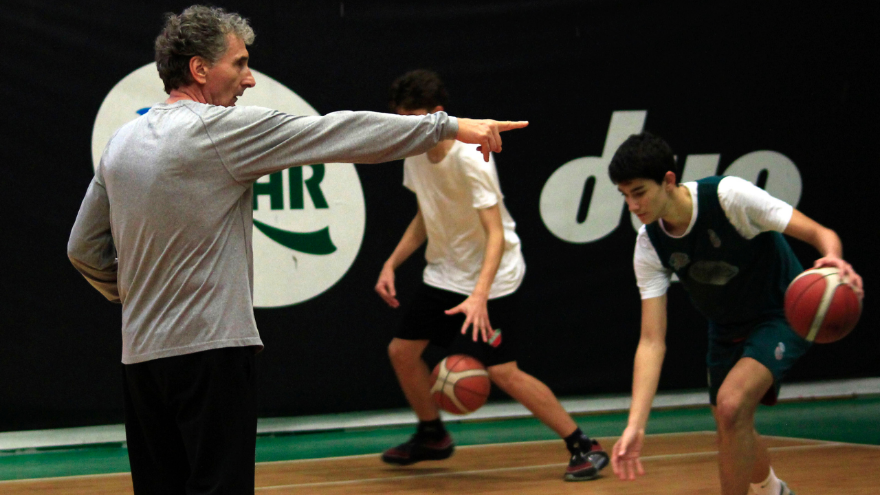 Karşıyaka Basketbol Şubesi Antronörü Nenad Trajkovic Karşıyaka'da Olmak Bir Ayrıcalık! (1)