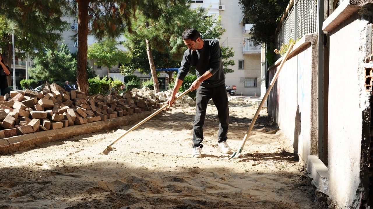 Karşıyaka’da Parklara Yeni Bir Soluk!