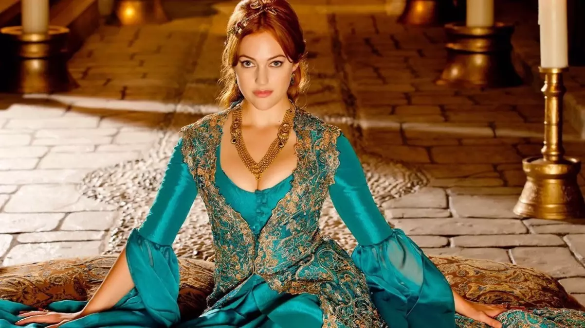 Meryem Uzerli 1