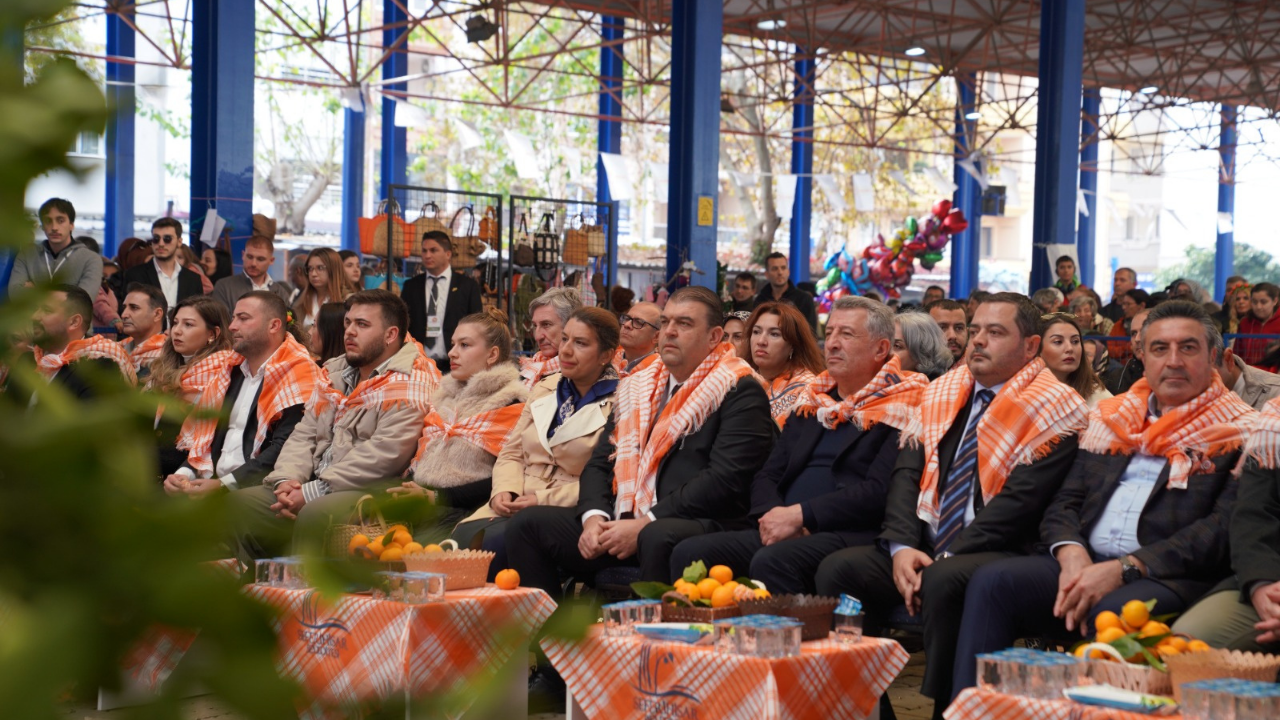 Seferihisar'da Turuncu Bayram 24. Mandalina Şenliği Coşkuyla Kutlandı! (2)