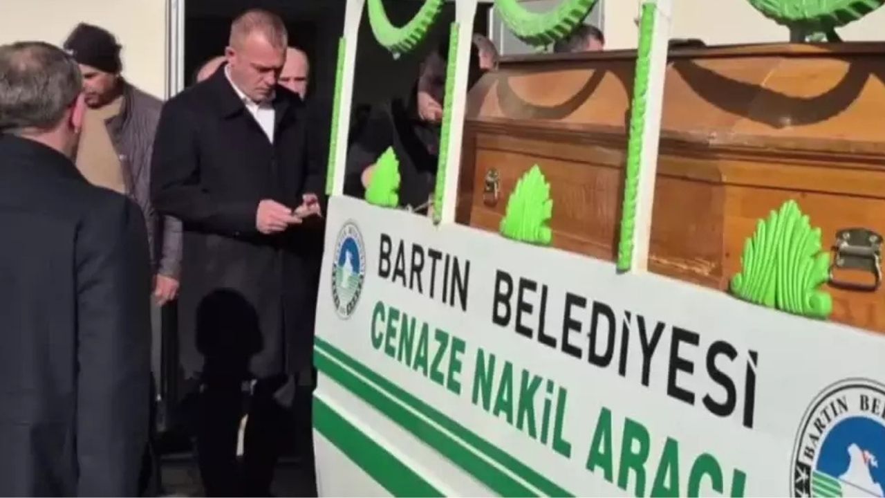 Bartın'daki Feci Kazada Hayatını Kaybeden 5 Genç Defnedildi!