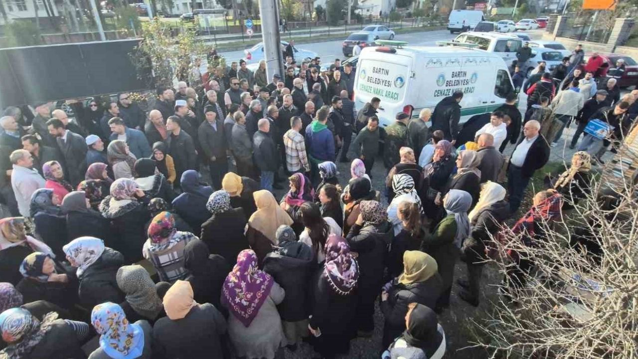 Bartın'daki Feci Kazada Hayatını Kaybeden 5 Genç Defnedildiii