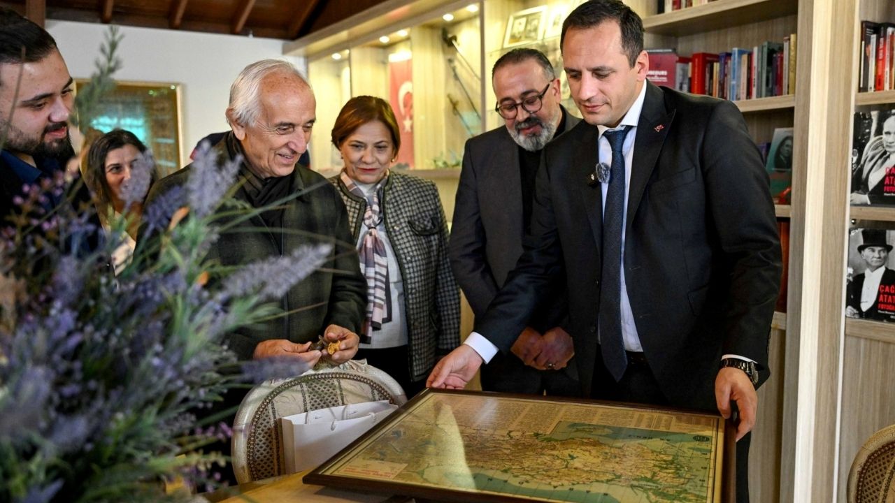 Bornova Belediyesi’nden Ata Anı Evi'ne Tarihi Bağış! (1)