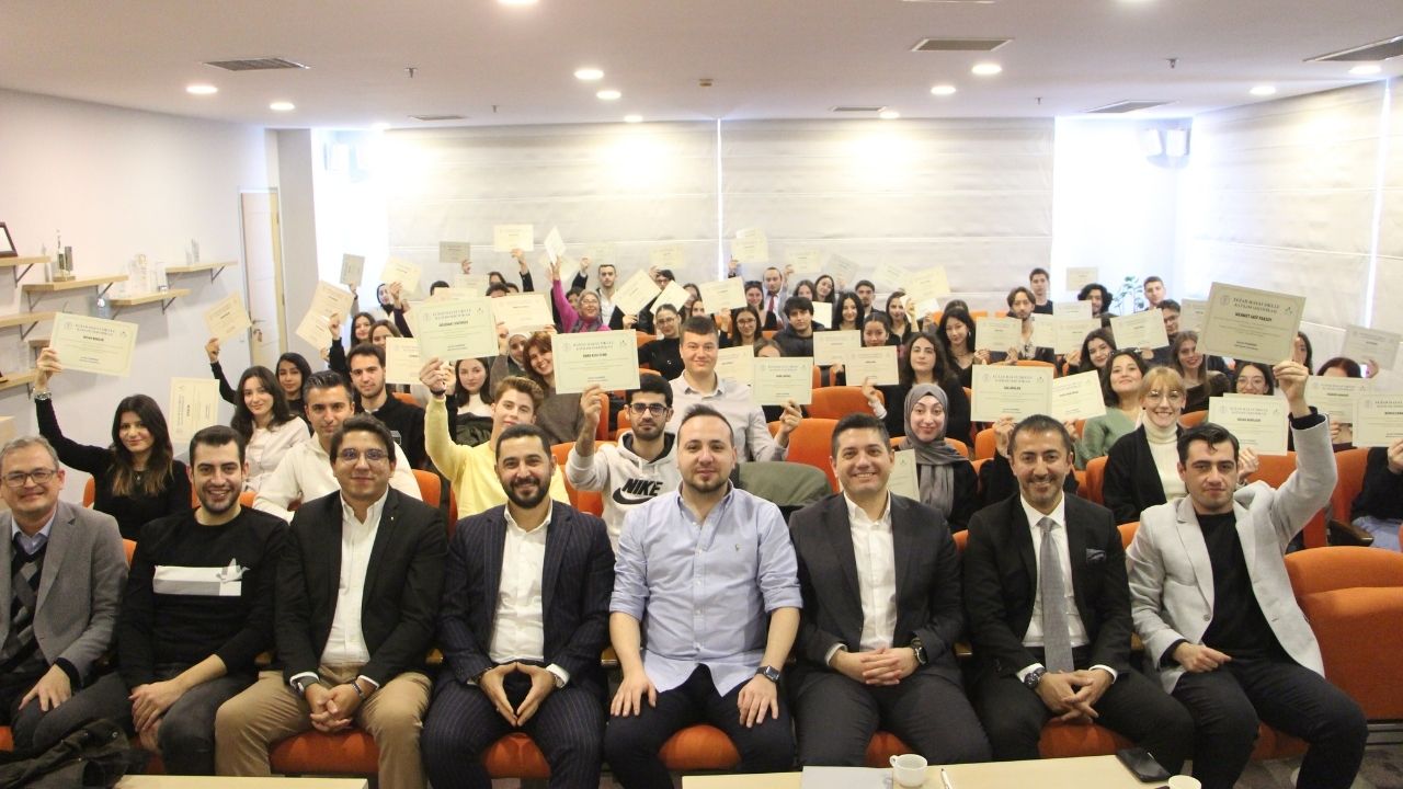 Egi̇ad’dan Gençlere Ilham Hayat Okulu Projesi Mezunlarını Verdi (7)