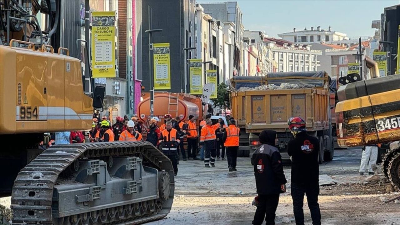 İstanbul'da Çöken Binada Arama Kurtarmanın 50'Nci Saati!