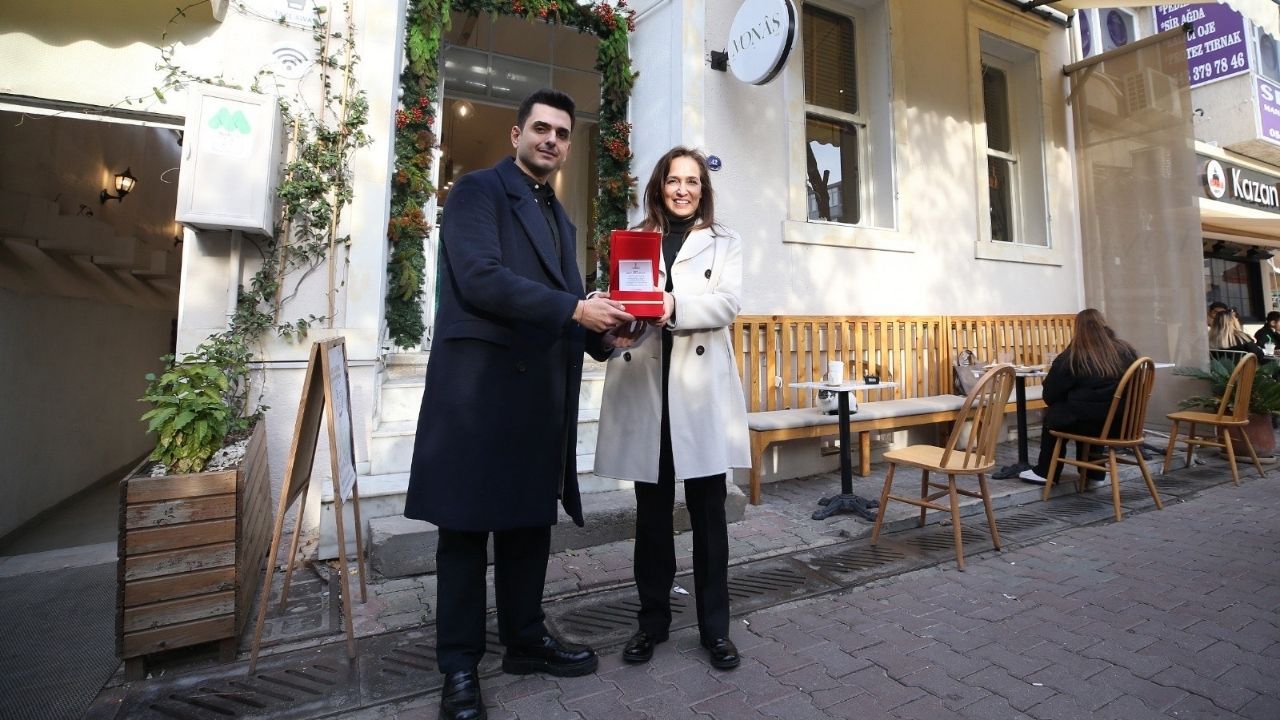 İzmir Karşıyaka Belediyesi, Tarihi Restorasyon Projelerine Teşekkür Plaketi Takdim Etti (4)