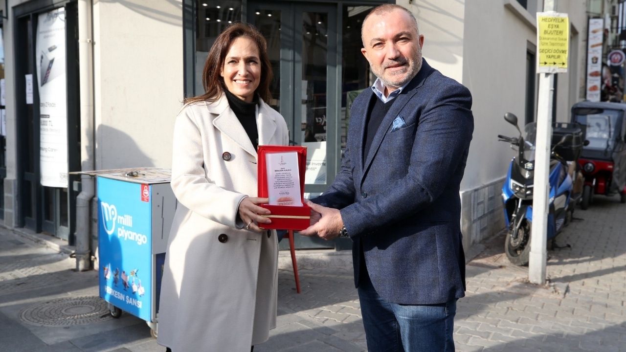 İzmir Karşıyaka Belediyesi, Tarihi Restorasyon Projelerine Teşekkür Plaketi Takdim Etti (5)