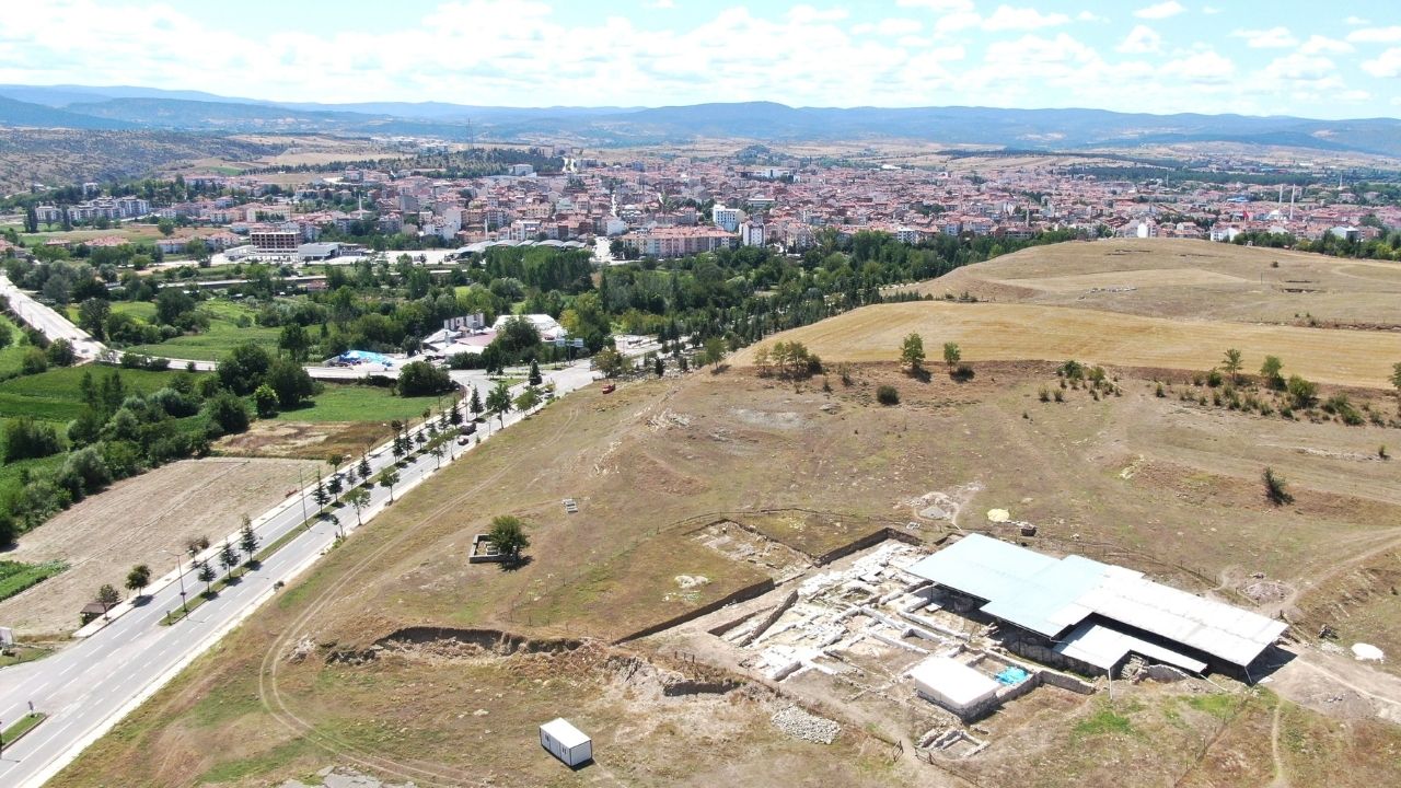 Kastamonu Taşköprü'de 1.800 Yıllık Roma Villasının Mozaikleri Yeniden Hayat Buldu (1)