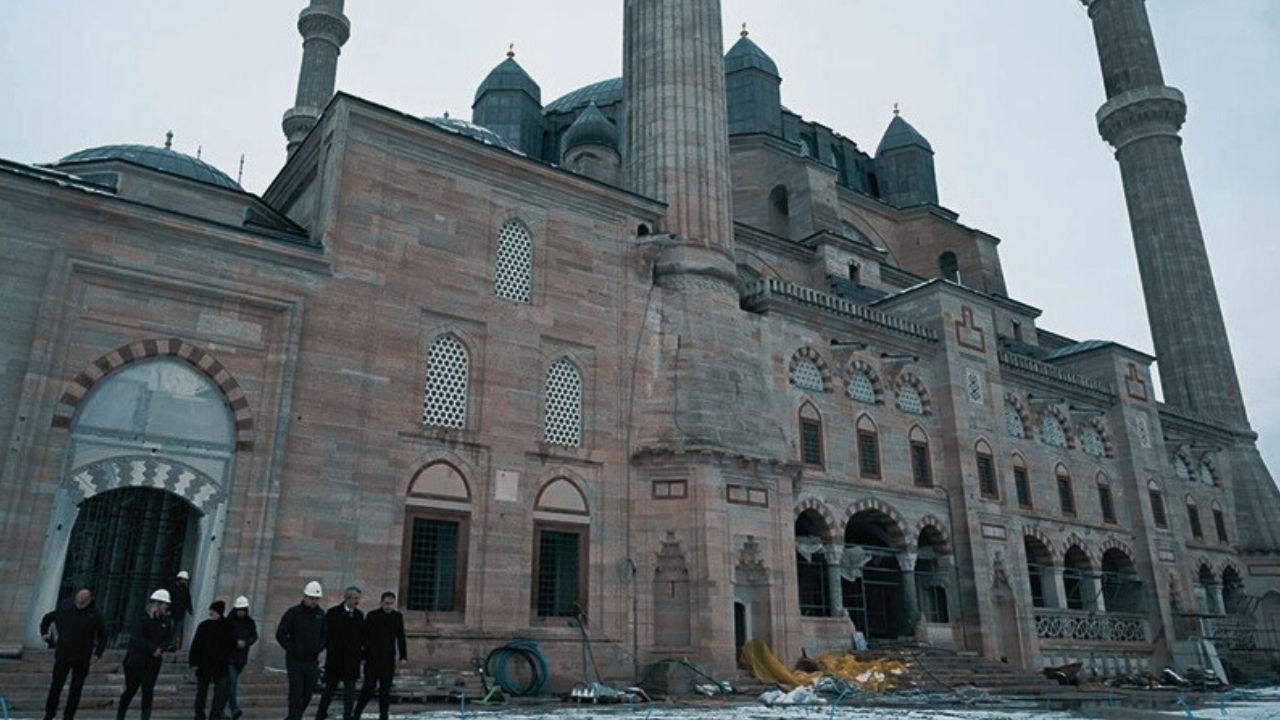 Çevre Düzenlemeleri Sürüyor