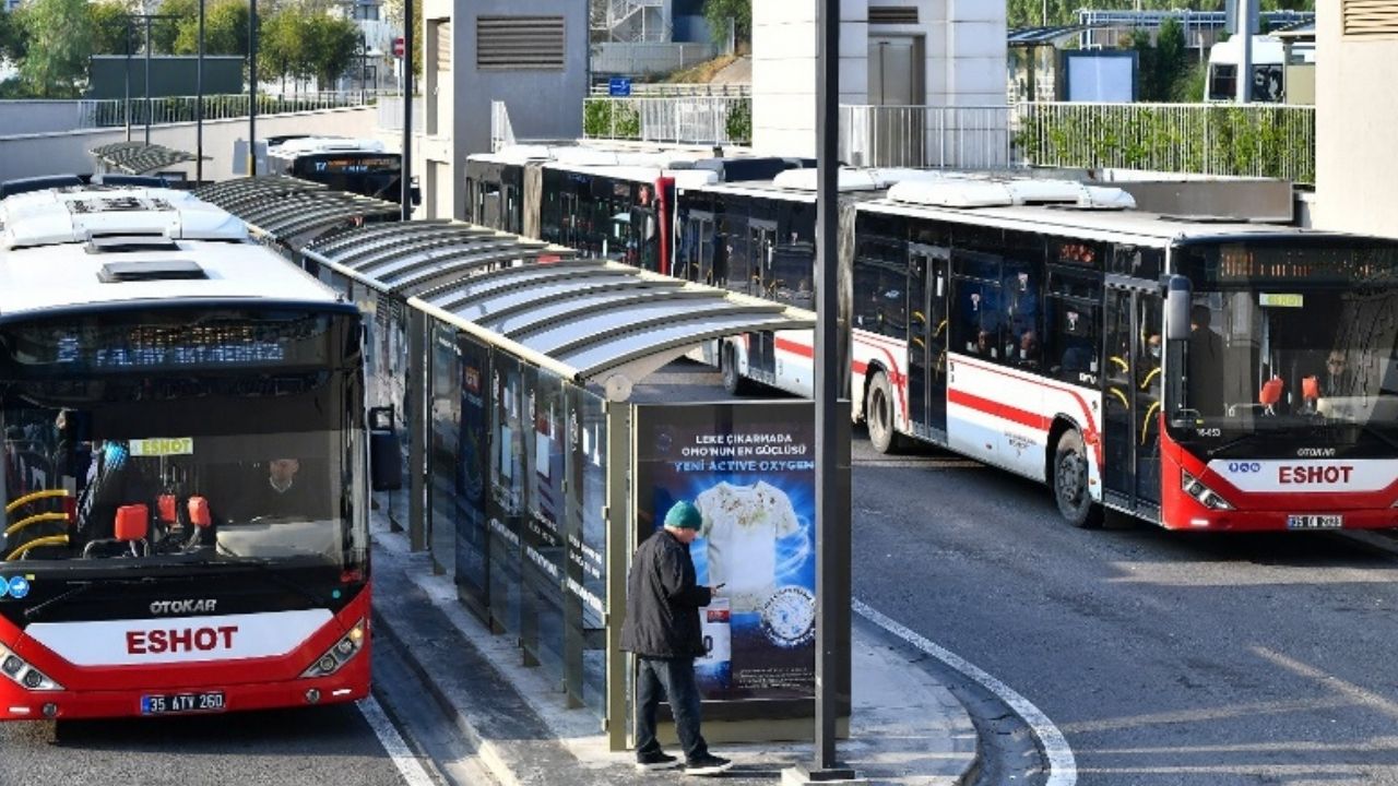 Eshot Seferlerine Tepkiler Yağdı Otobüsler Geç Geliyor, Vatandaşlar Mağdur (3)