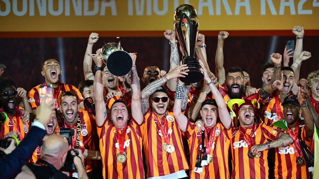 Galatasaray Rekorla Şampiyon Oldu