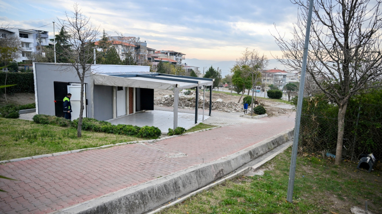 Kıbrıs Parkı Bornova2