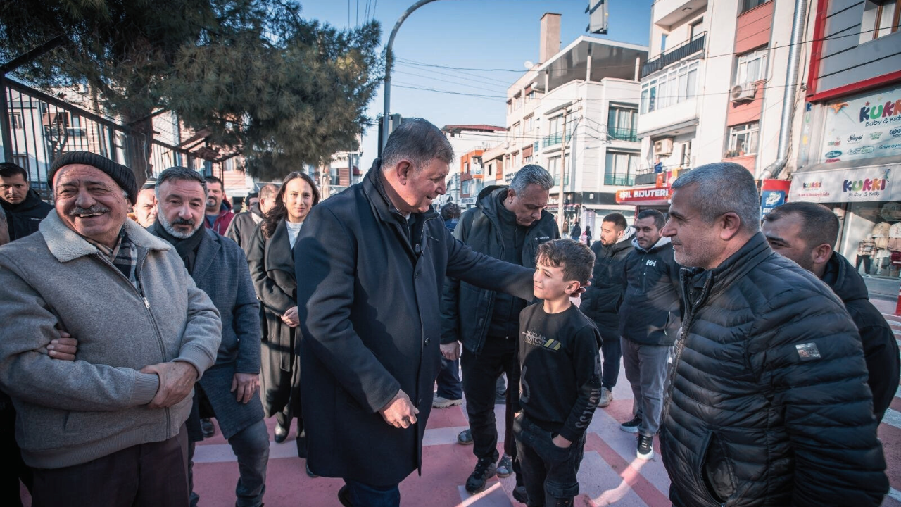 Başkan Tugay Miniklerle Oyun Oynadı