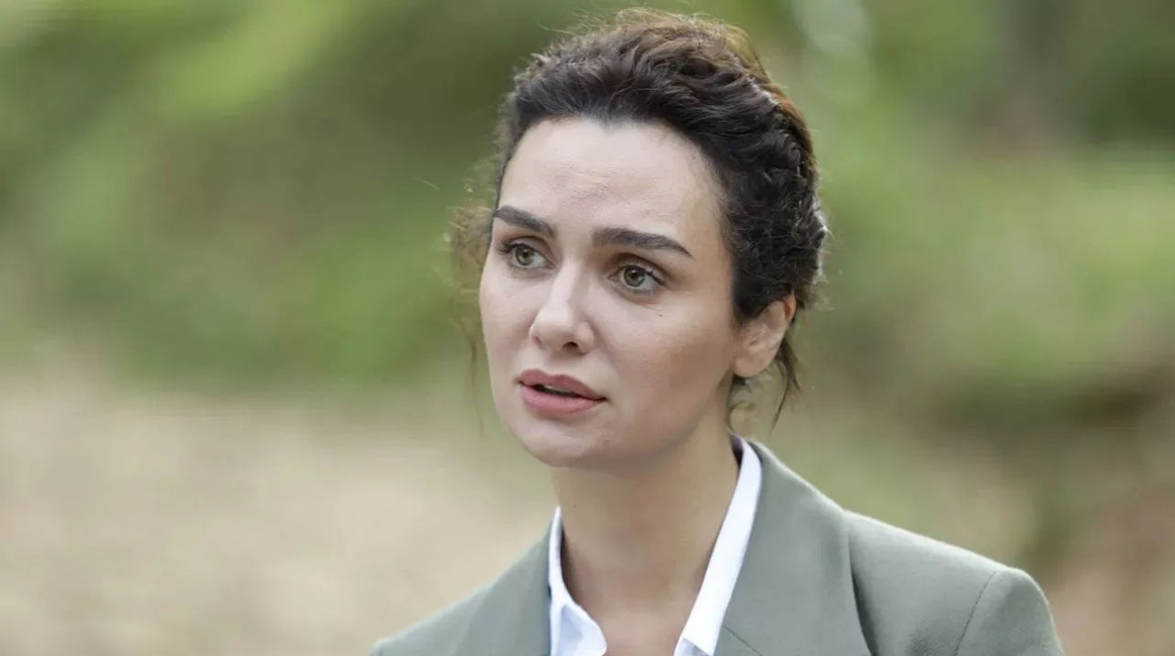 Birce Akalay Imaj Değiştirdi! Saçlarını Kısacık Kestirdi (3)