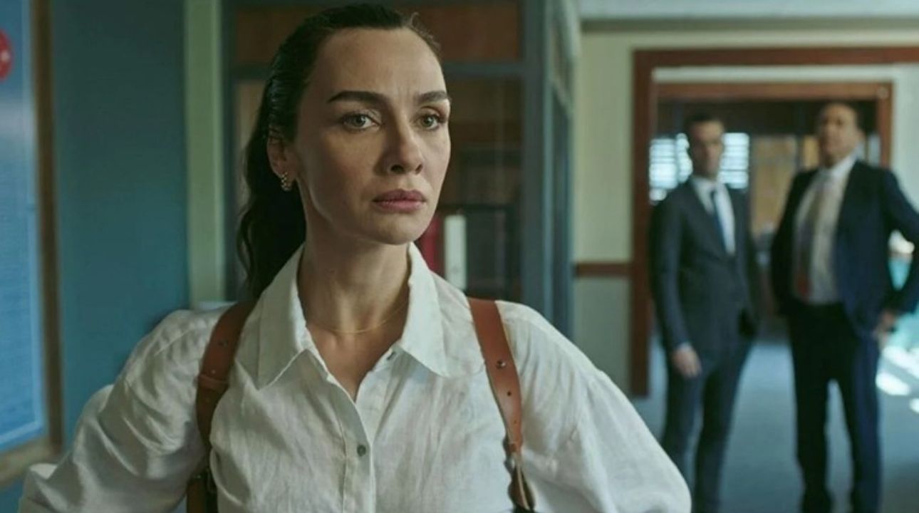 Birce Akalay Imaj Değiştirdi! Saçlarını Kısacık Kestirdi
