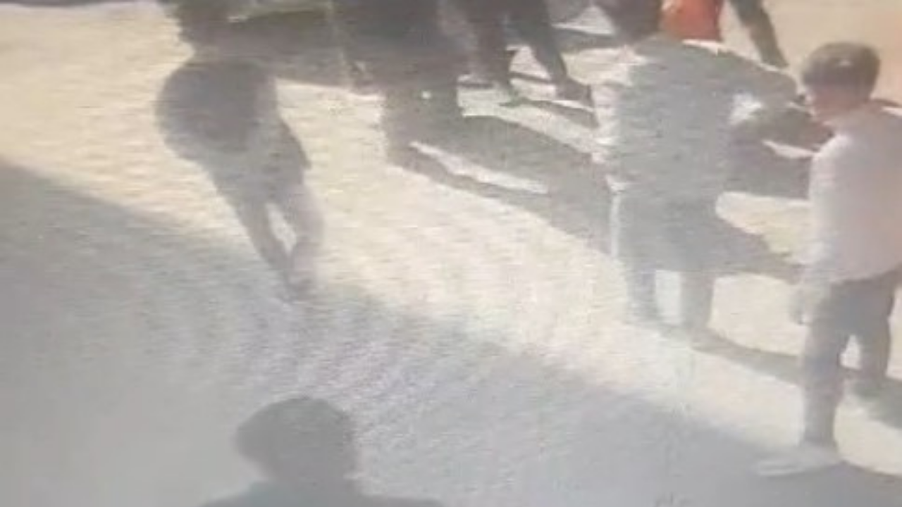 Çakmak Istedi Vermeyince Bıçakladı