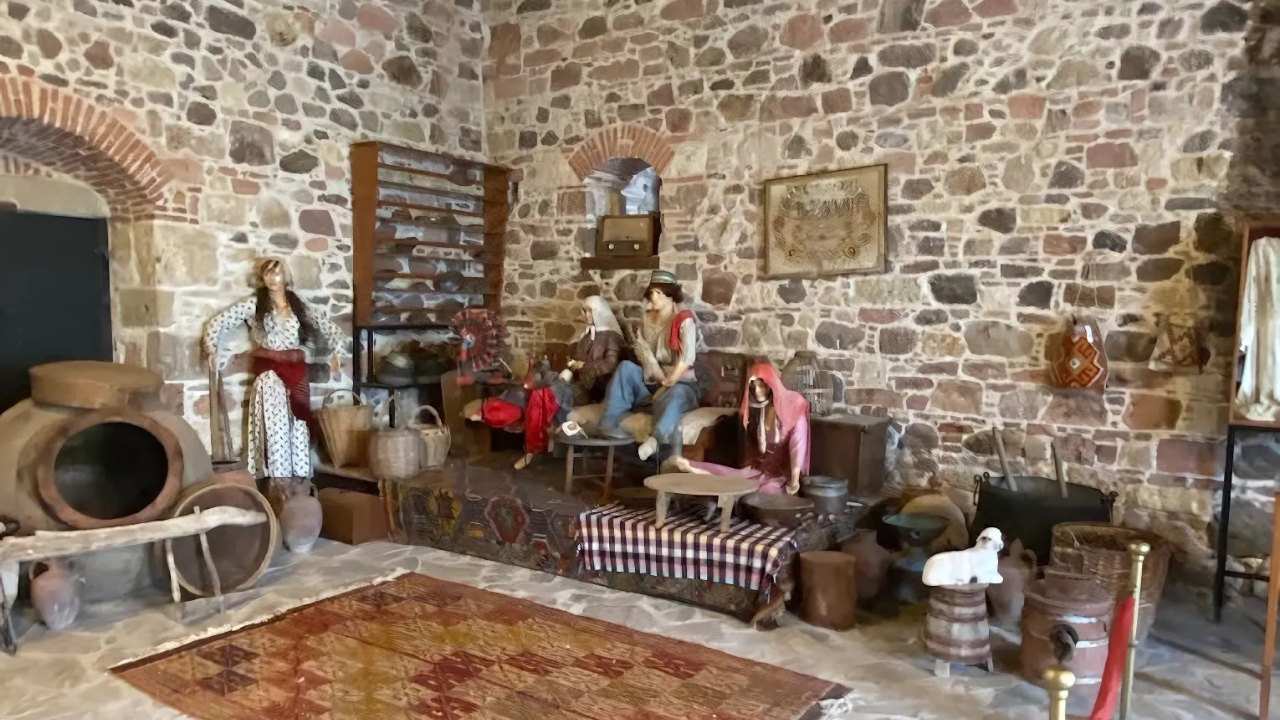 Çandarlı Sergi Salonu4