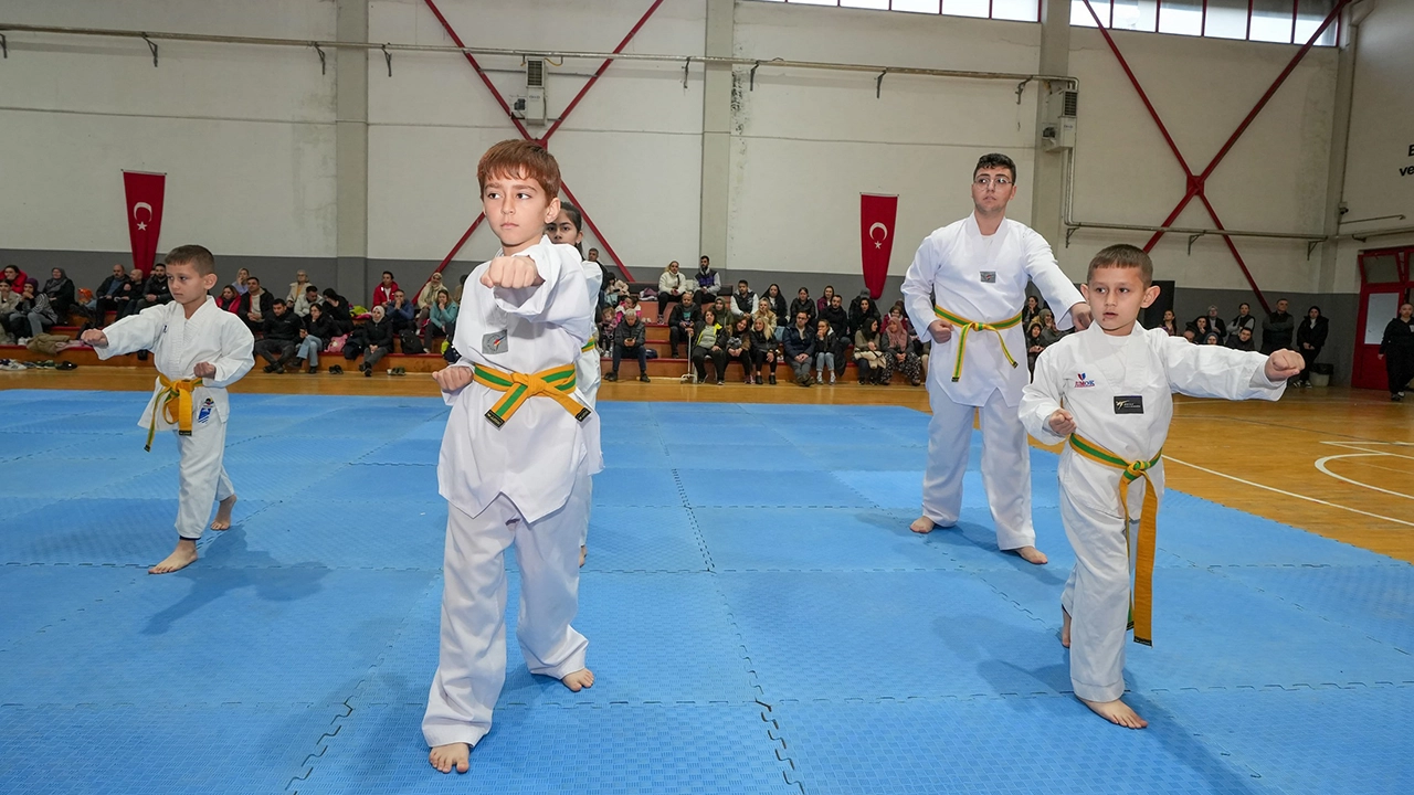 Gaziemir’in Taekwondocuları Kuşak Heyecanı Yaşadı (5)