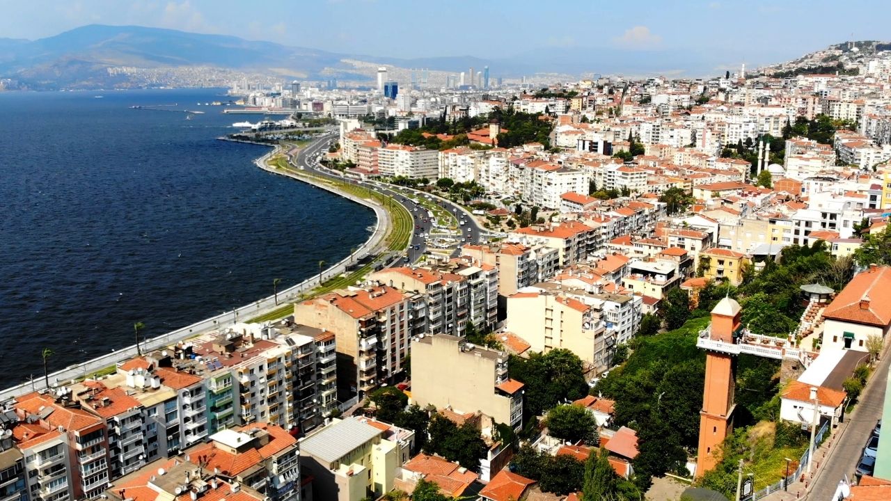 İzmirlilere Sorduk İzmirli Olmak Bir Ayrıcalık Mı, Bedel Mi (1)