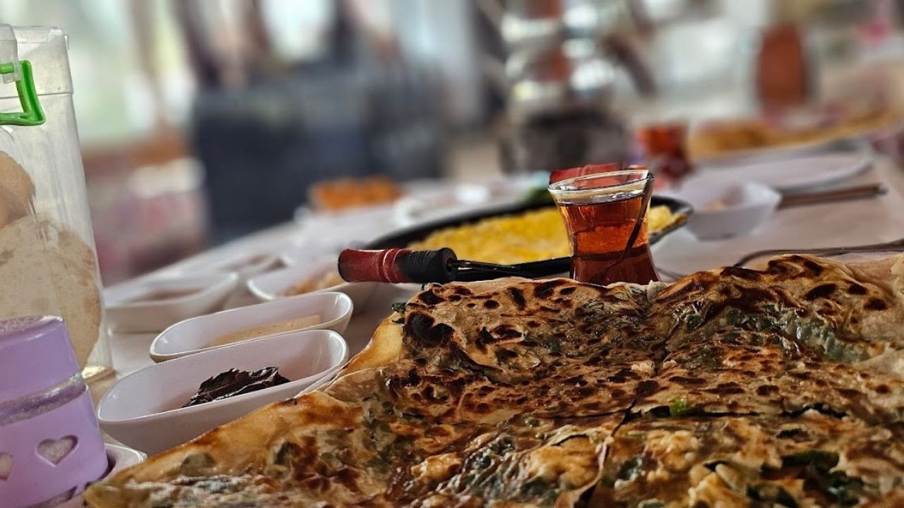 Maviş Ninenin Yeri
