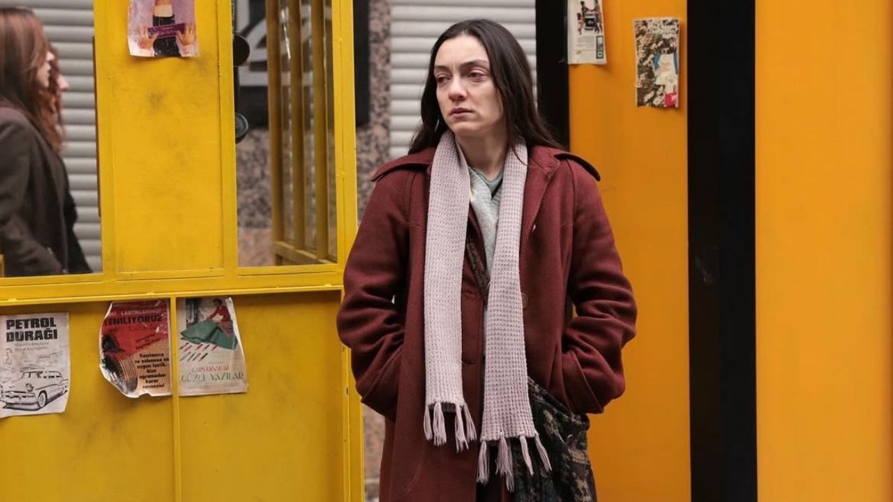 Merve Dizdar’ın Kral Kaybederse Dizisindeki Rolü Tepki Çekti (3)