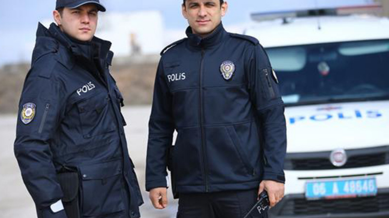 Polis Olmak